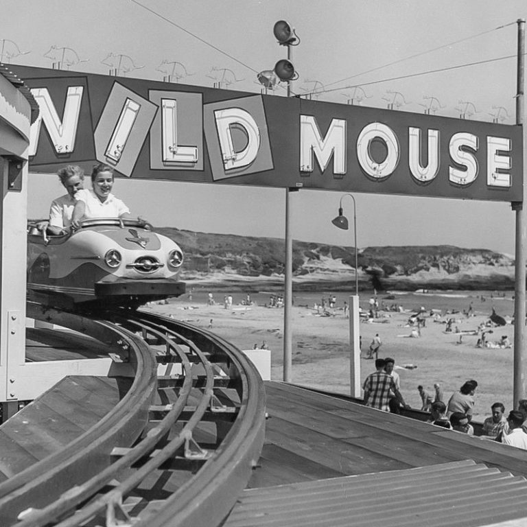 Wild Mouse amusement park ride