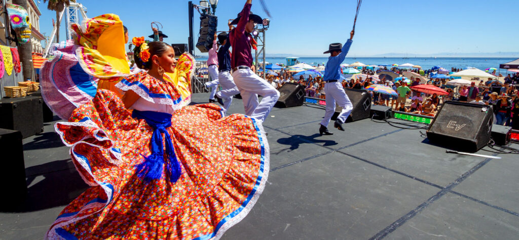 folklorico dancers